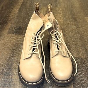 Dr Martens Pascal boots size 10 like new